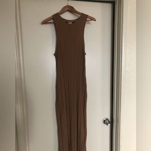 H&M brown sleeveless maxi dress